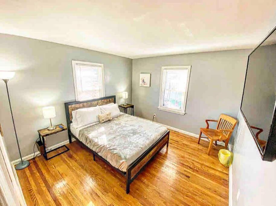 Adorable&Cozy Suburban Home Mins From Dwtn/Airport Рочестър Екстериор снимка